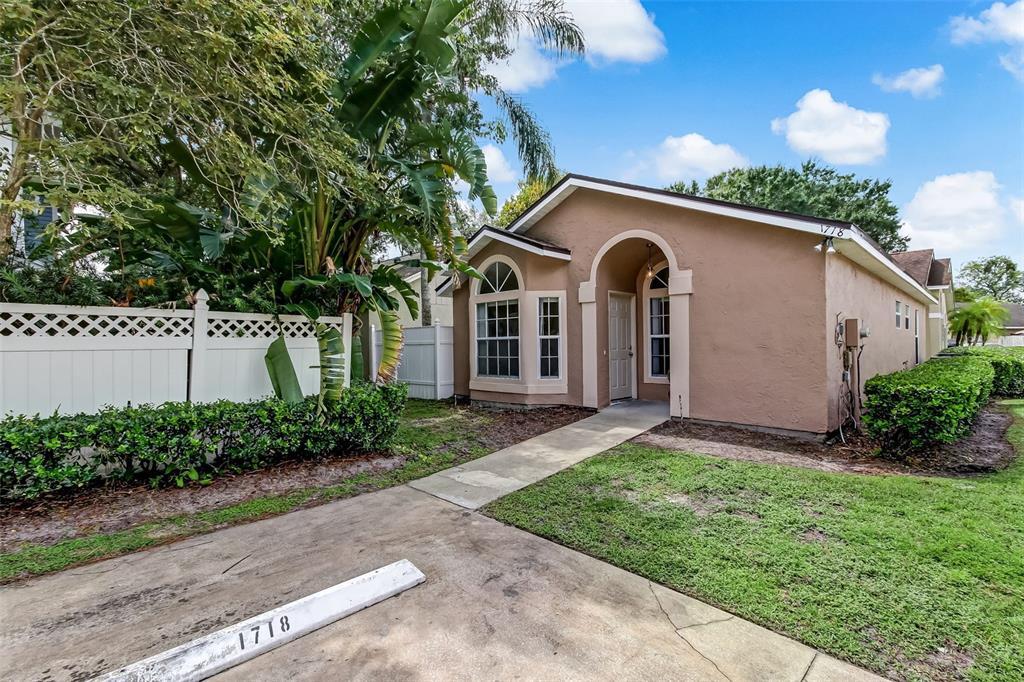 Property Photo: 1718 Winter Green Boulevard FL 32792