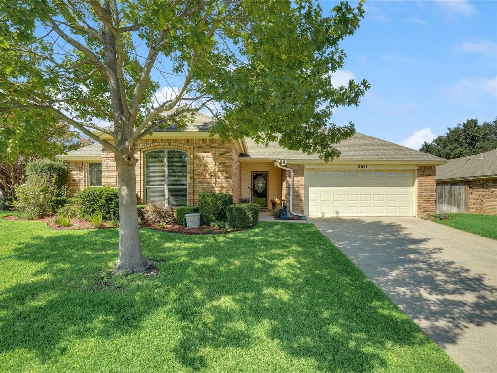 Property Photo:  2601 Stone Hollow Drive  TX 76021 