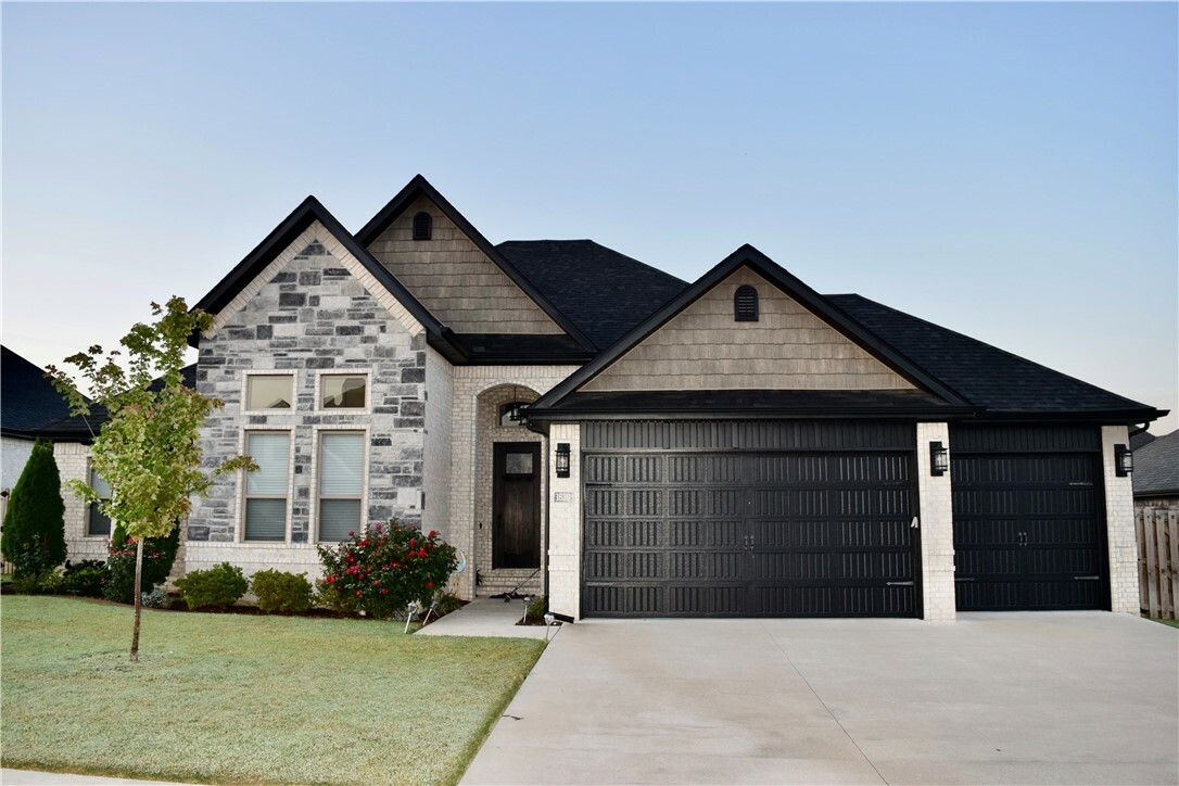 Property Photo:  1630 Ella Place  AR 72713 