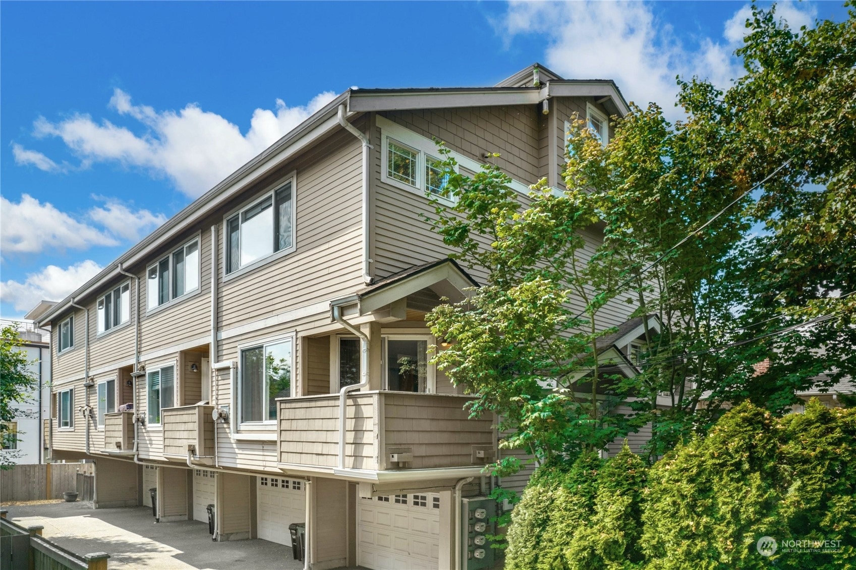 Property Photo: 611 N 46th Street A WA 98103