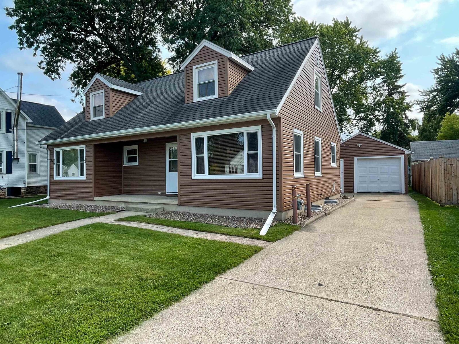 Property Photo:  524 E 2nd Street  WI 54935 