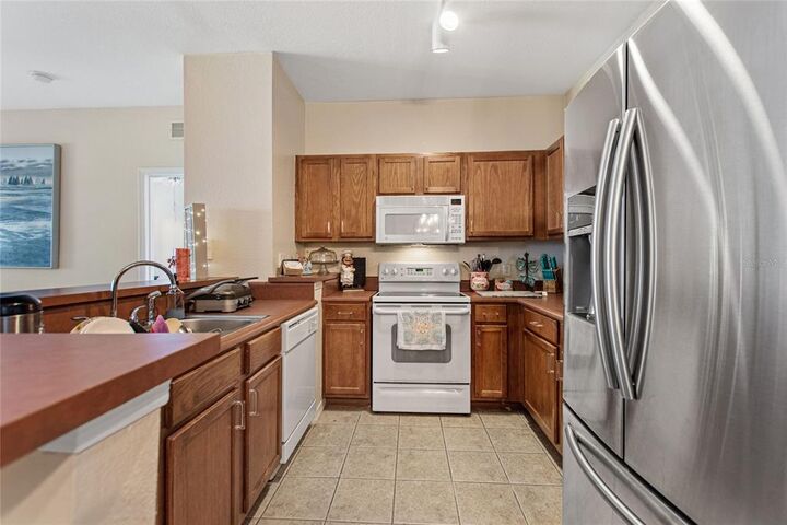 Property Photo: 8102 Lillies Way 105 FL 32825