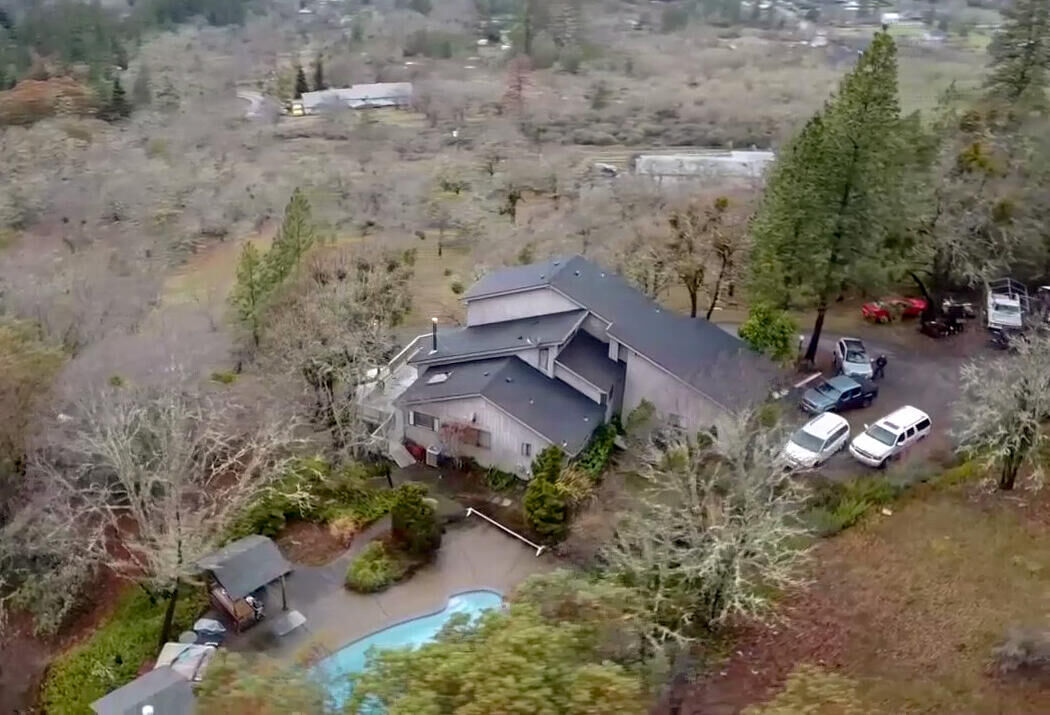 Property Photo:  670 Robmar Lane  OR 97527 