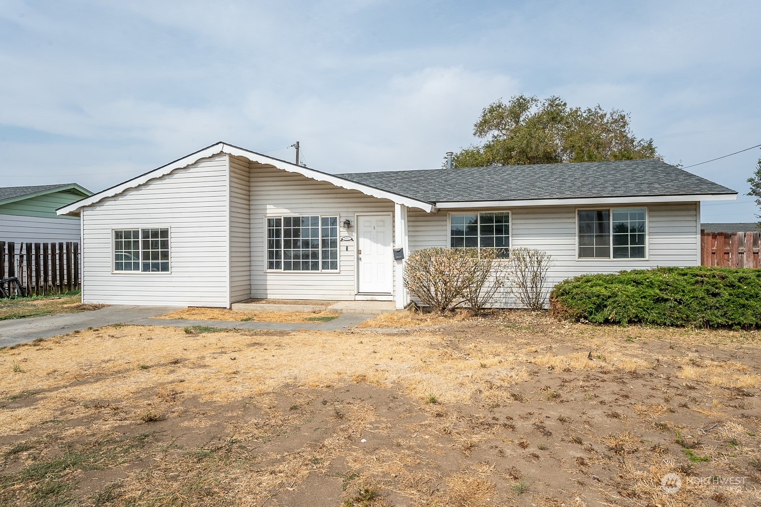 Property Photo:  1412 W Fern Drive  WA 98837 