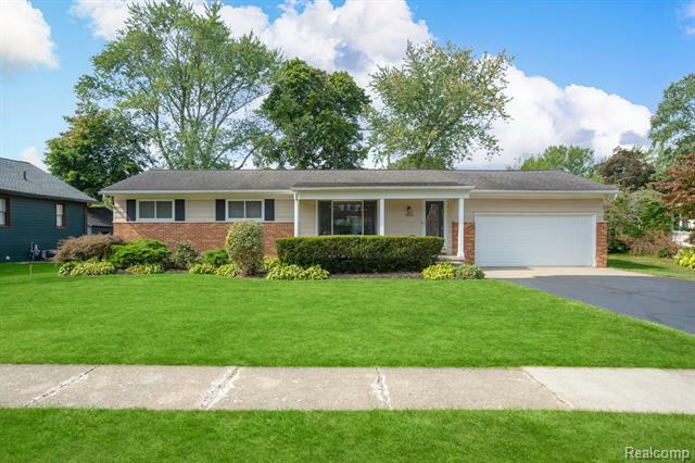 Property Photo: 1846 Woodland Avenue MI 48320