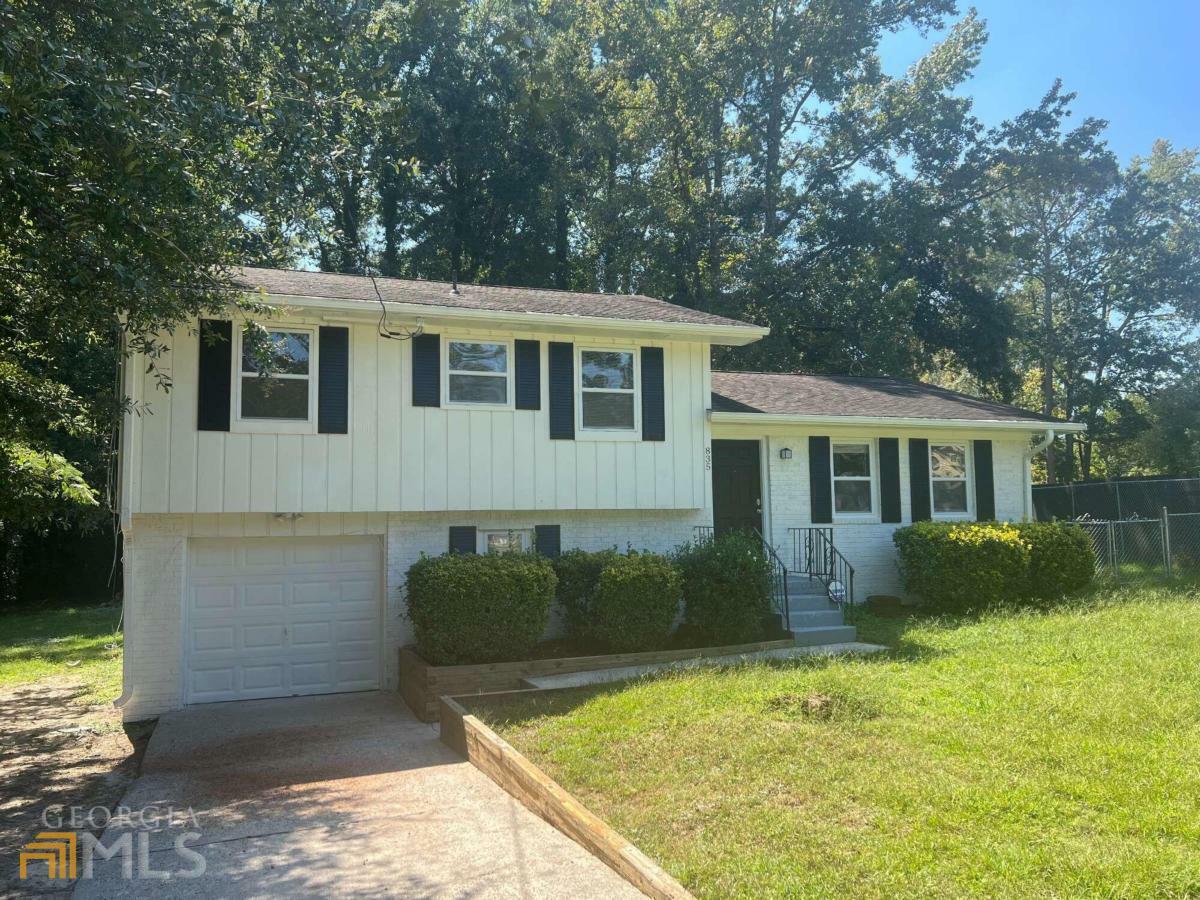 Property Photo:  835 S Carter Drive  GA 30236 