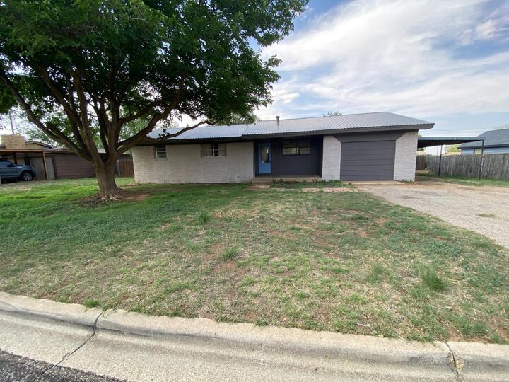 307 E Fifth  Sundown TX 79372 photo