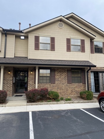 Property Photo: 1490 W Jefferson Avenue B IL 60540