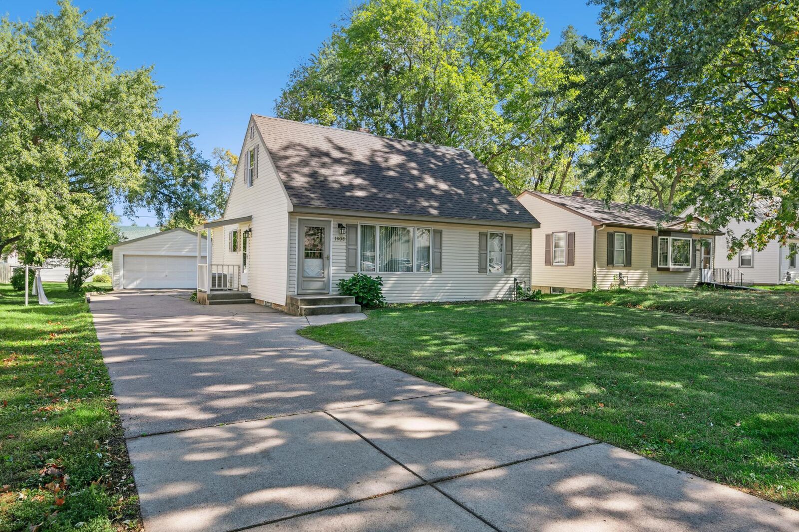 Property Photo:  1908 Dieter Street  MN 55109 