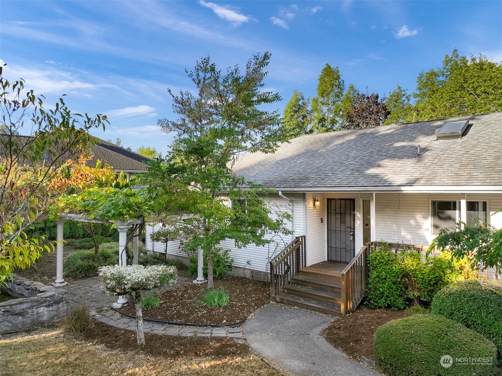 Property Photo: 1210 32nd WA 98225