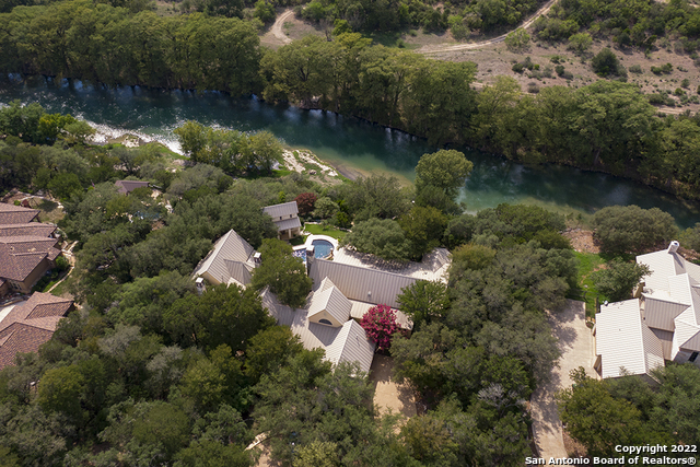 Property Photo: 954 Riverforest Dr TX 78132