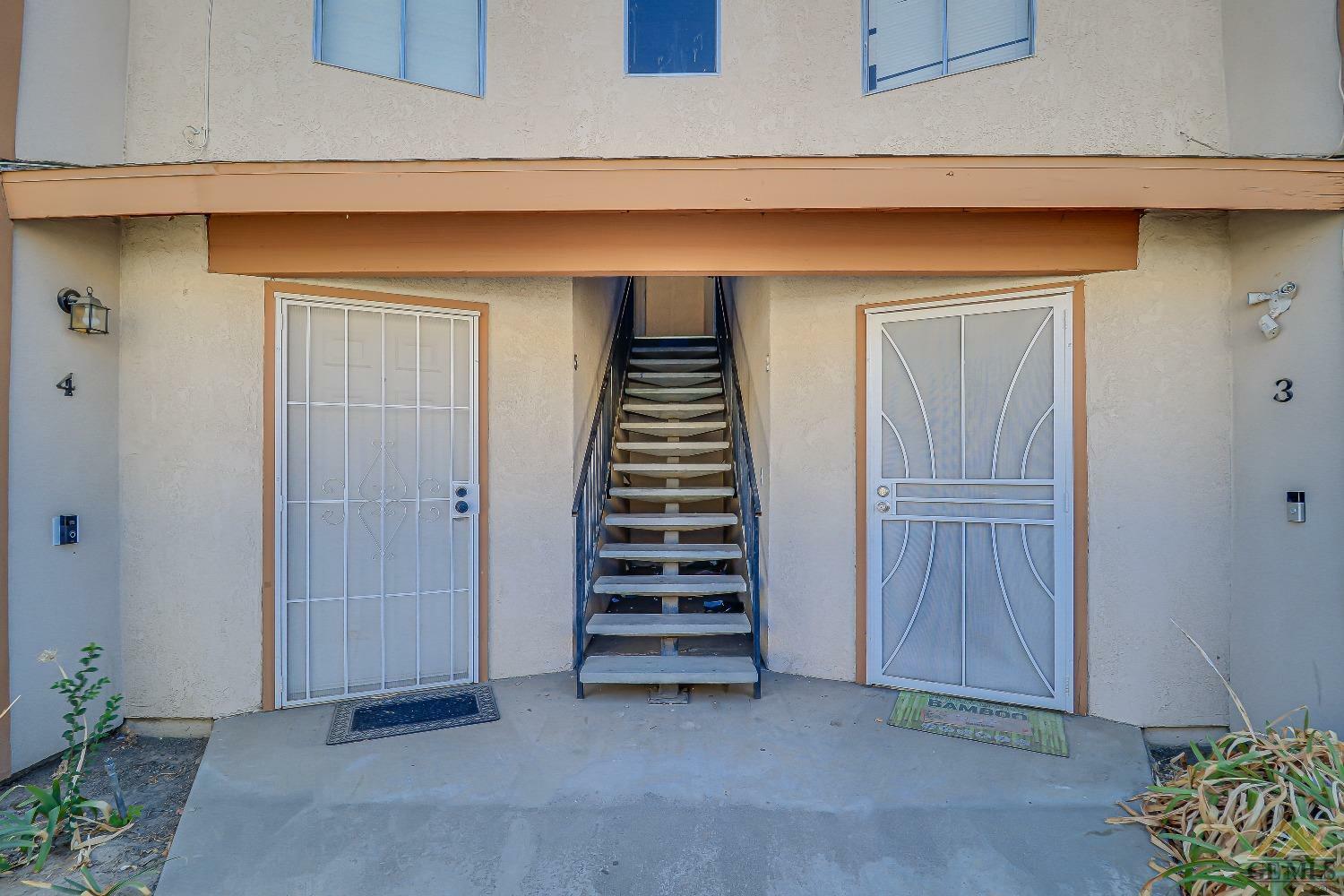 Property Photo:  2600 Chandler Court 5  CA 93309 