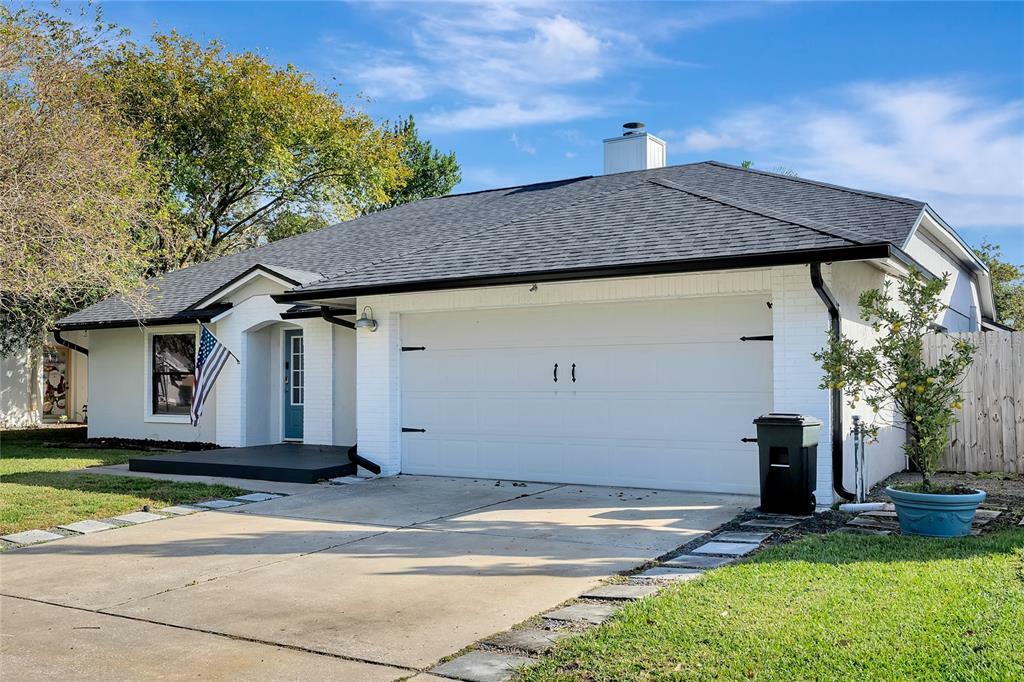 Property Photo:  667 Arbukle Court  FL 32708 