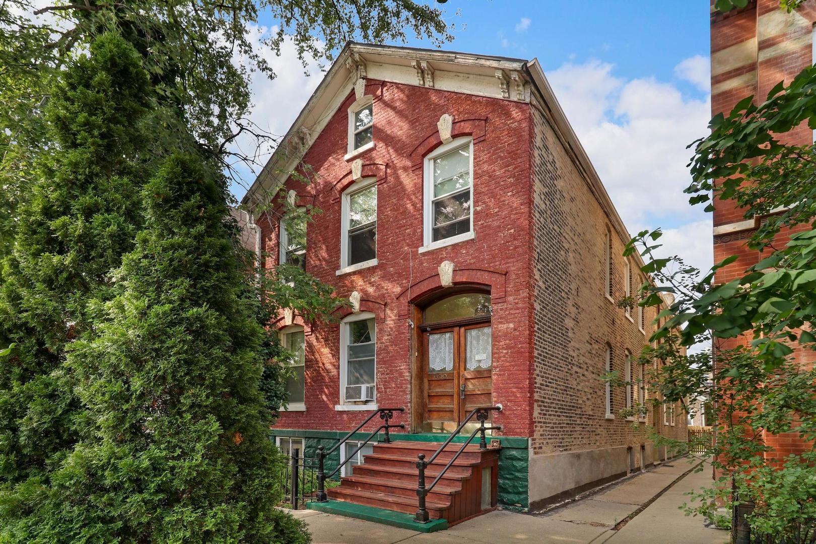 Property Photo: 1430 W Superior Street IL 60642