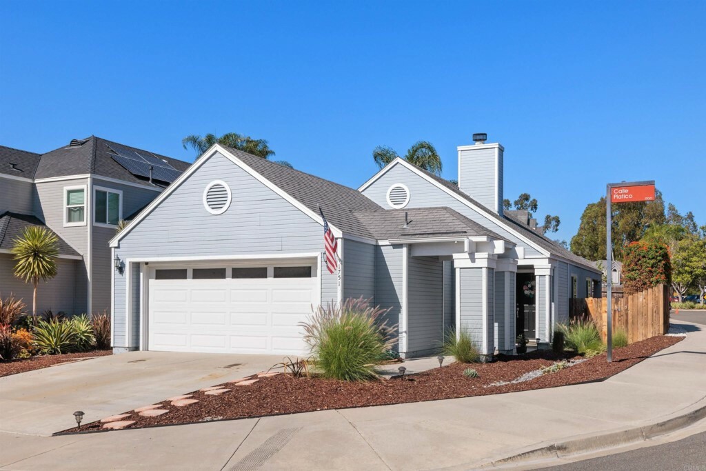 Property Photo:  1751 Calle Platico  CA 92056 