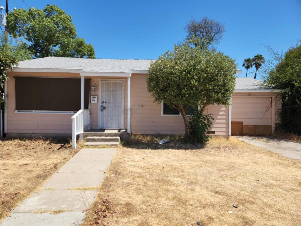 Property Photo:  930 S Orange Street  CA 92025 