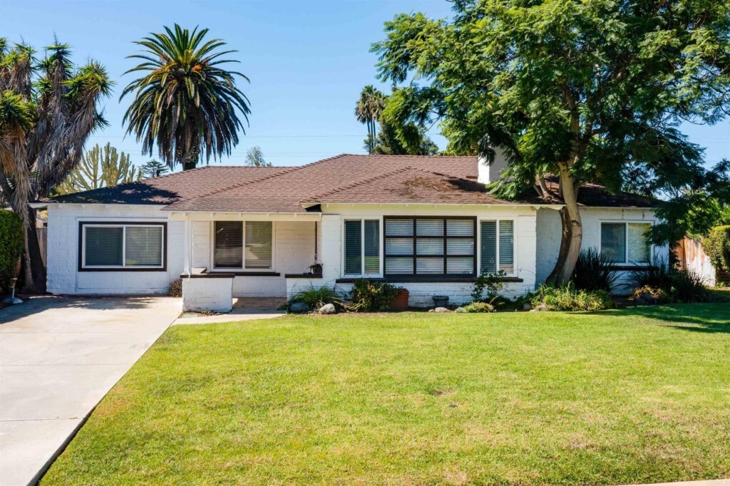 Property Photo: 2035 S Horne Street CA 92054