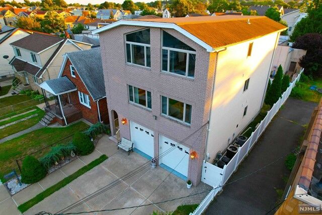 Property Photo:  10 Halstead Avenue  NJ 07057 