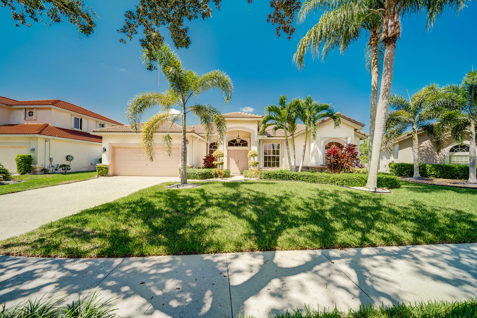 Property Photo: 10268 Lexington Estates Boulevard FL 33428