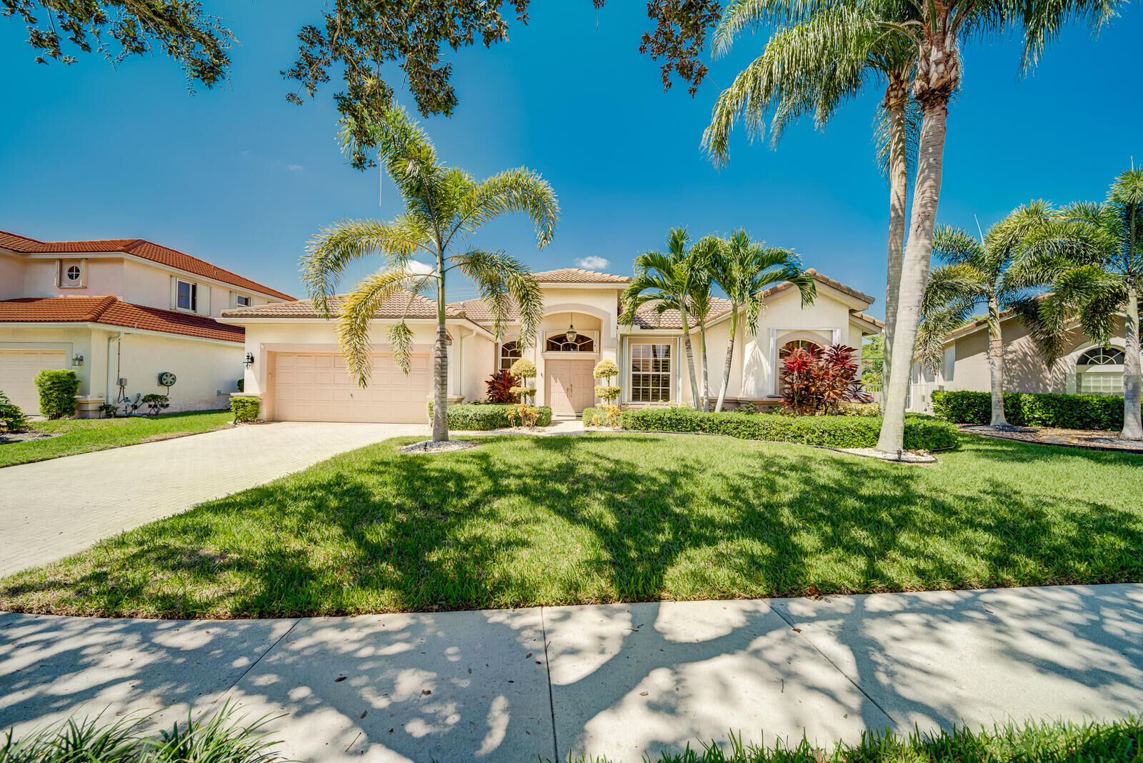 Property Photo: 10268 Lexington Estates Boulevard FL 33428