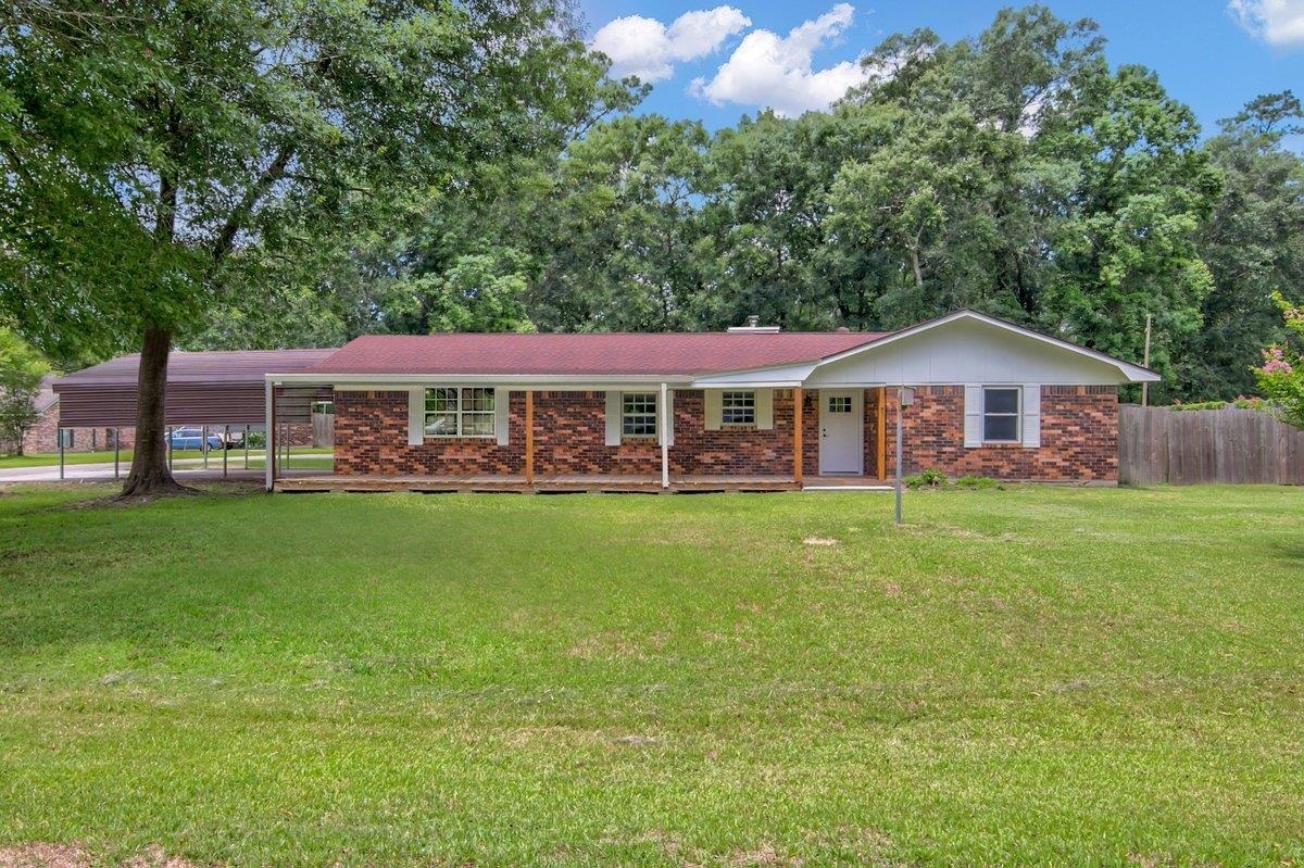 Property Photo:  705 Whiteoak  TX 77657 