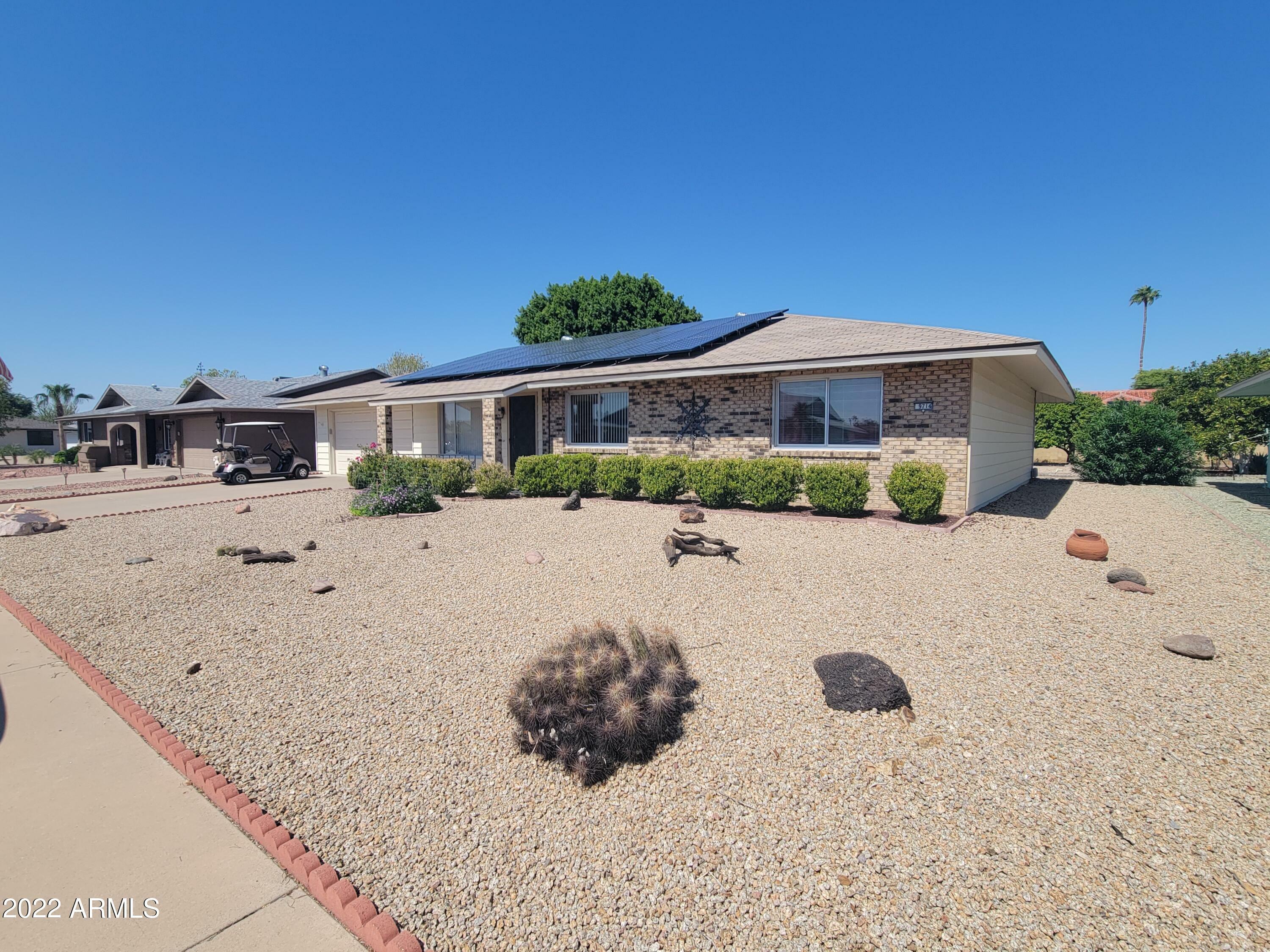 Property Photo: 9714 W Hawthorn Court AZ 85351
