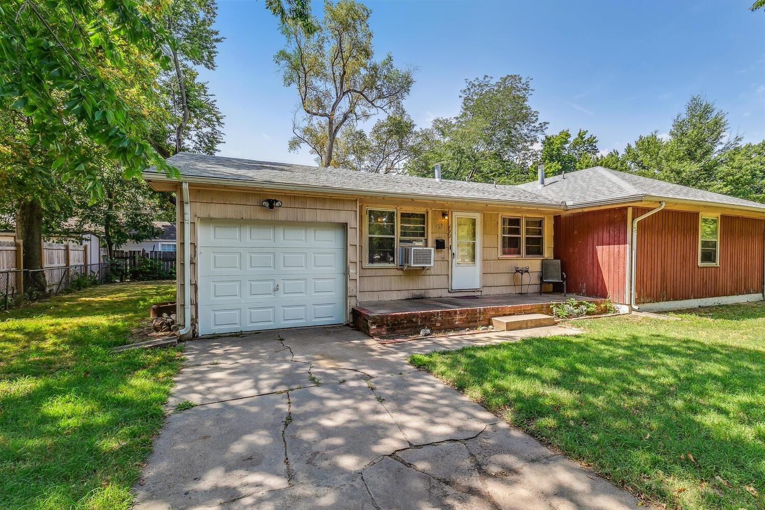 Property Photo:  1656 N Jackson Ave  KS 67203 