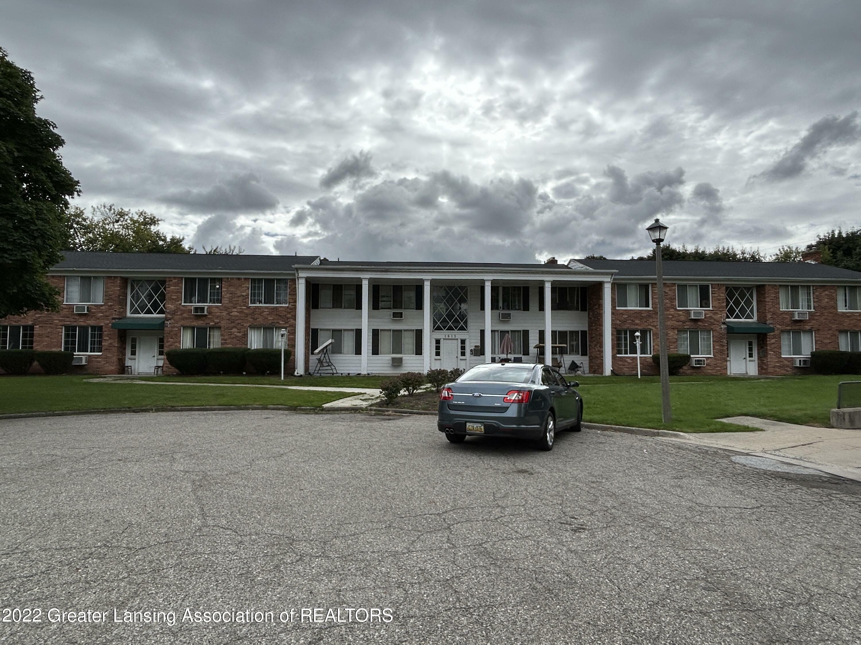 Property Photo:  1815 Potomac Circle  MI 48910 