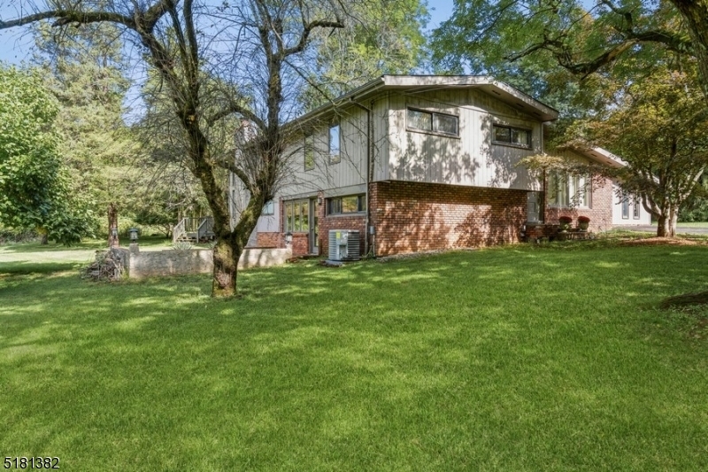 Property Photo: 975 Spring Run Ln NJ 08836