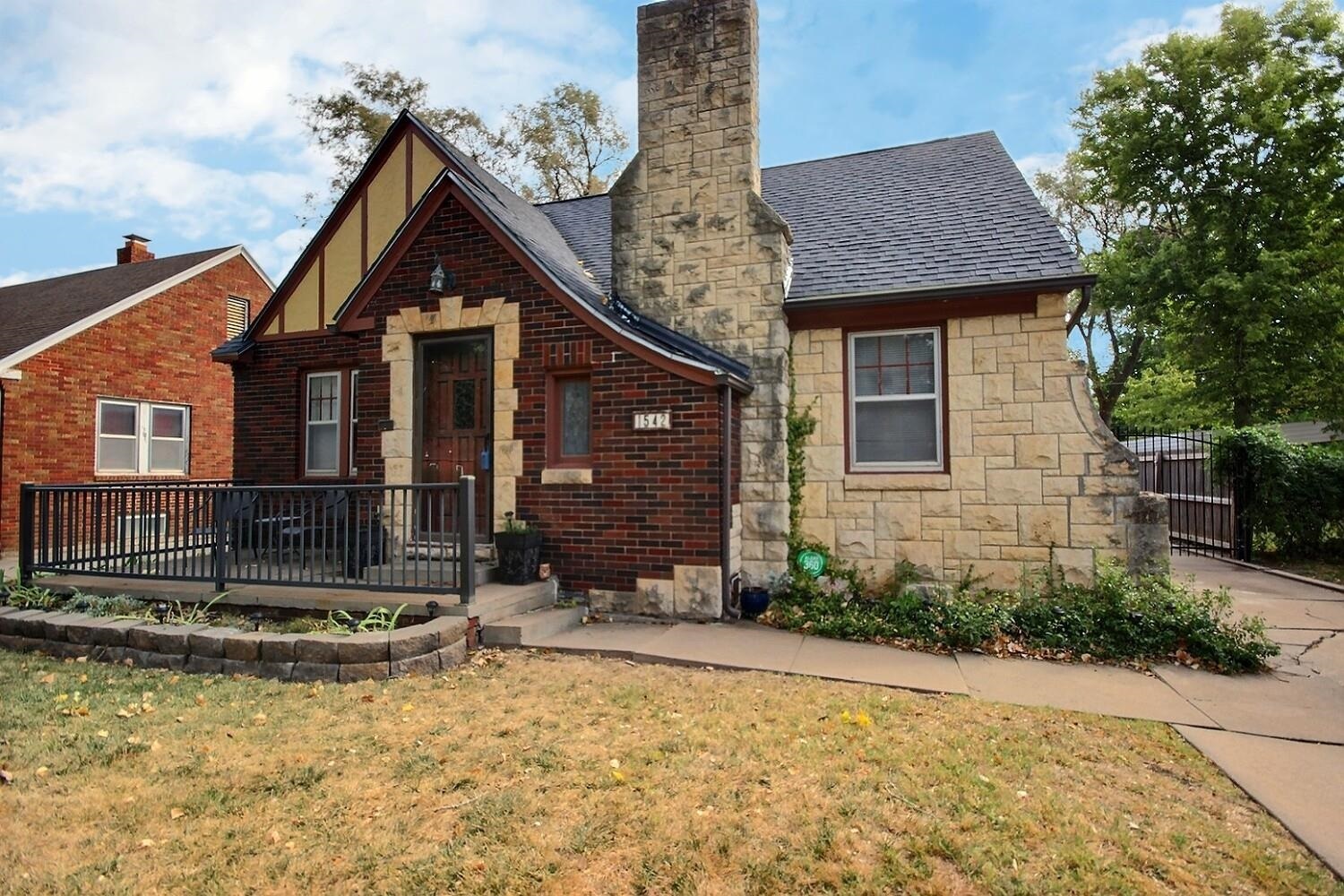 Property Photo:  1542 N Garland St  KS 67203 