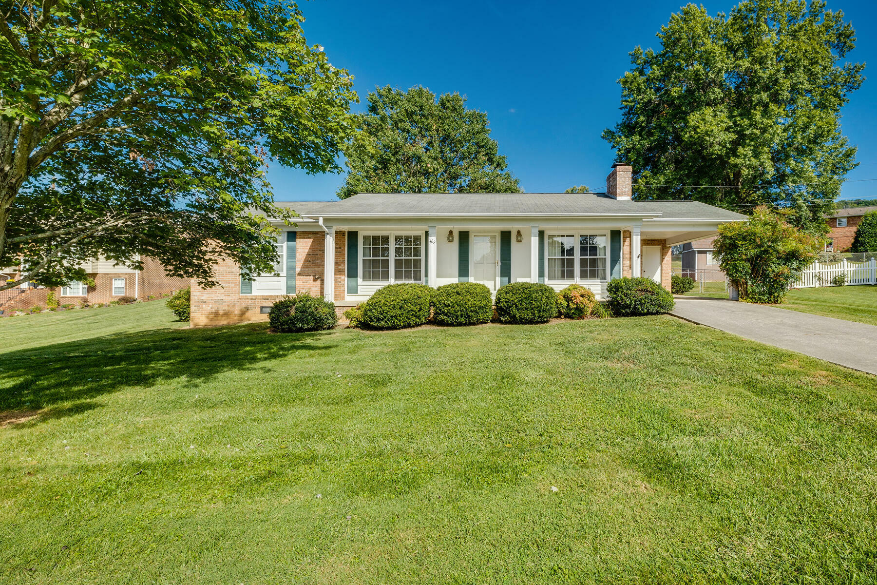 Property Photo:  409 Montezuma Road  TN 37664 