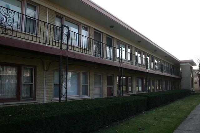 Property Photo: 37 King Arthur Court 12 IL 60164