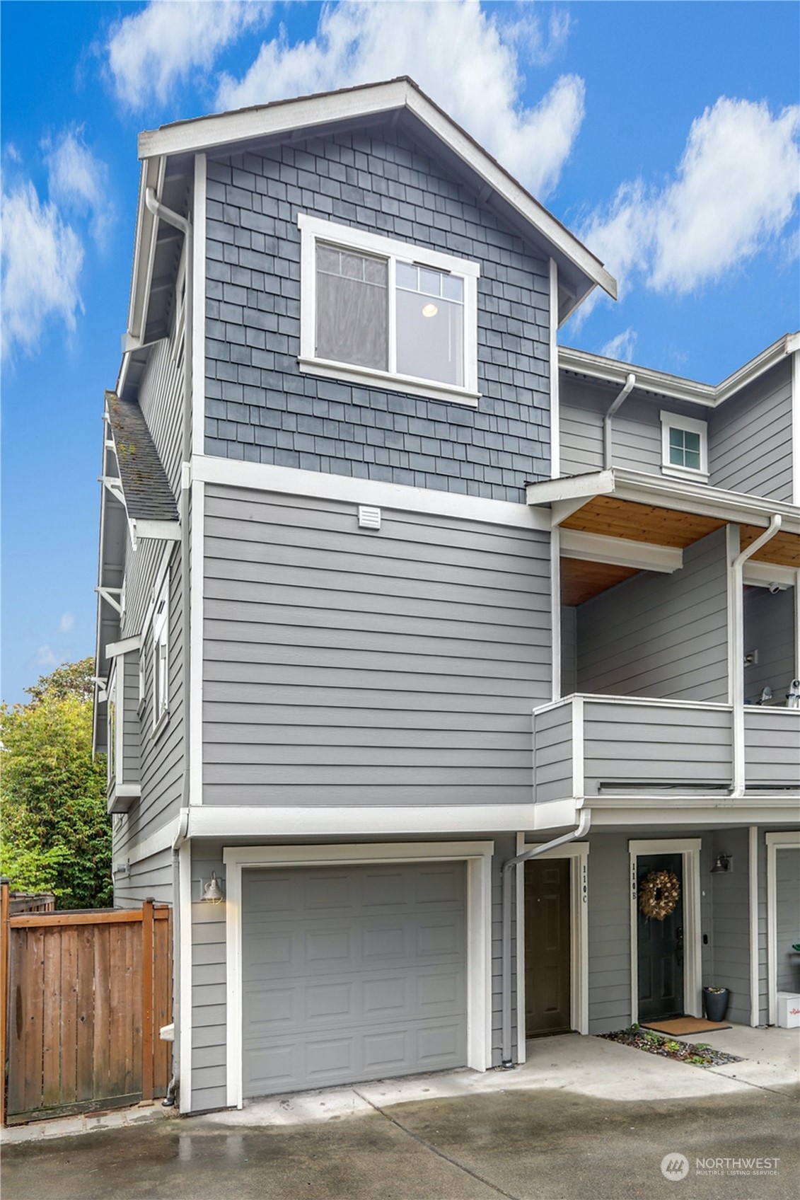 Property Photo:  110 20th Avenue C  WA 98122 