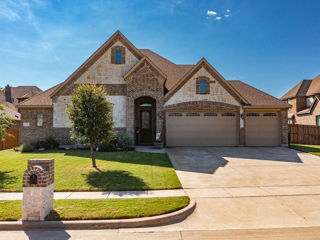 Property Photo:  214 Double Creek Drive  TX 76065 