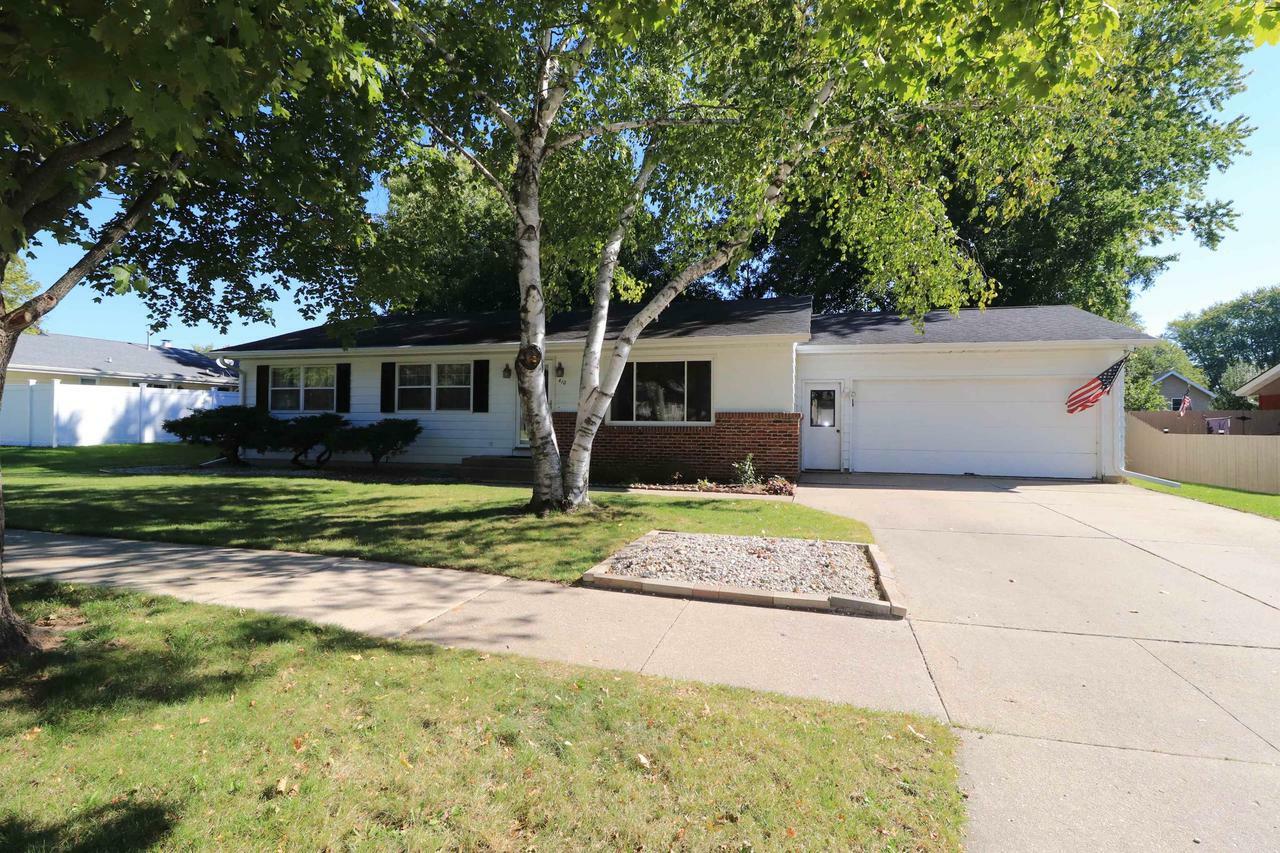 Property Photo:  410 Sunset Dr  WI 53548 