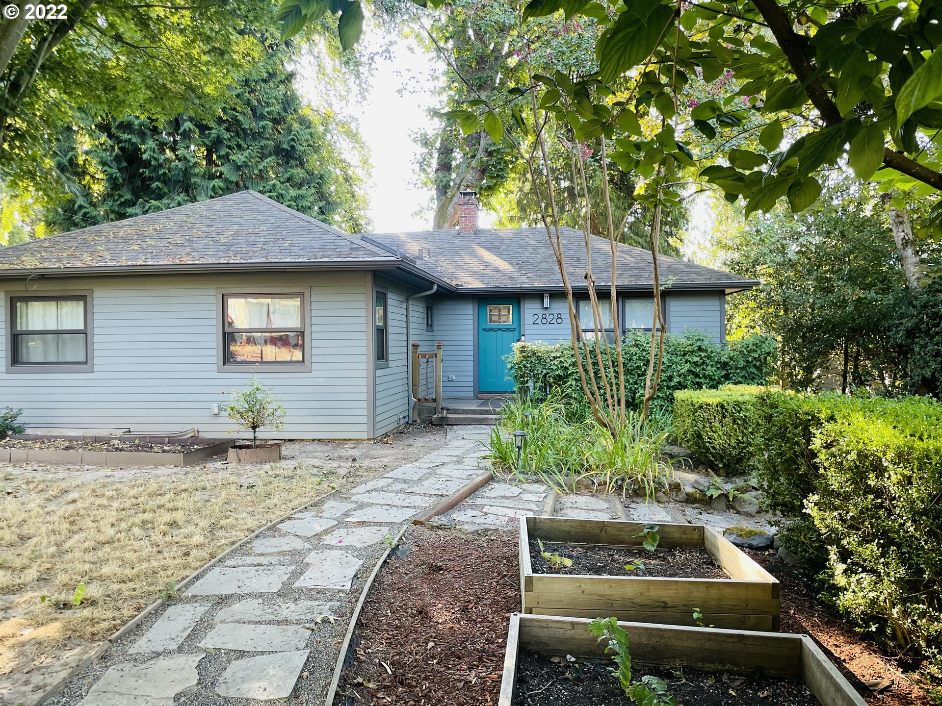 Property Photo:  2828 SW Hume St  OR 97219 