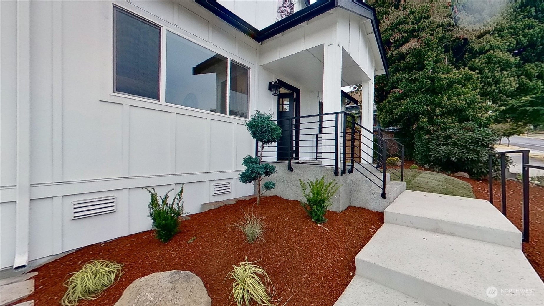 Property Photo: 2517 S Orcas Street WA 98108