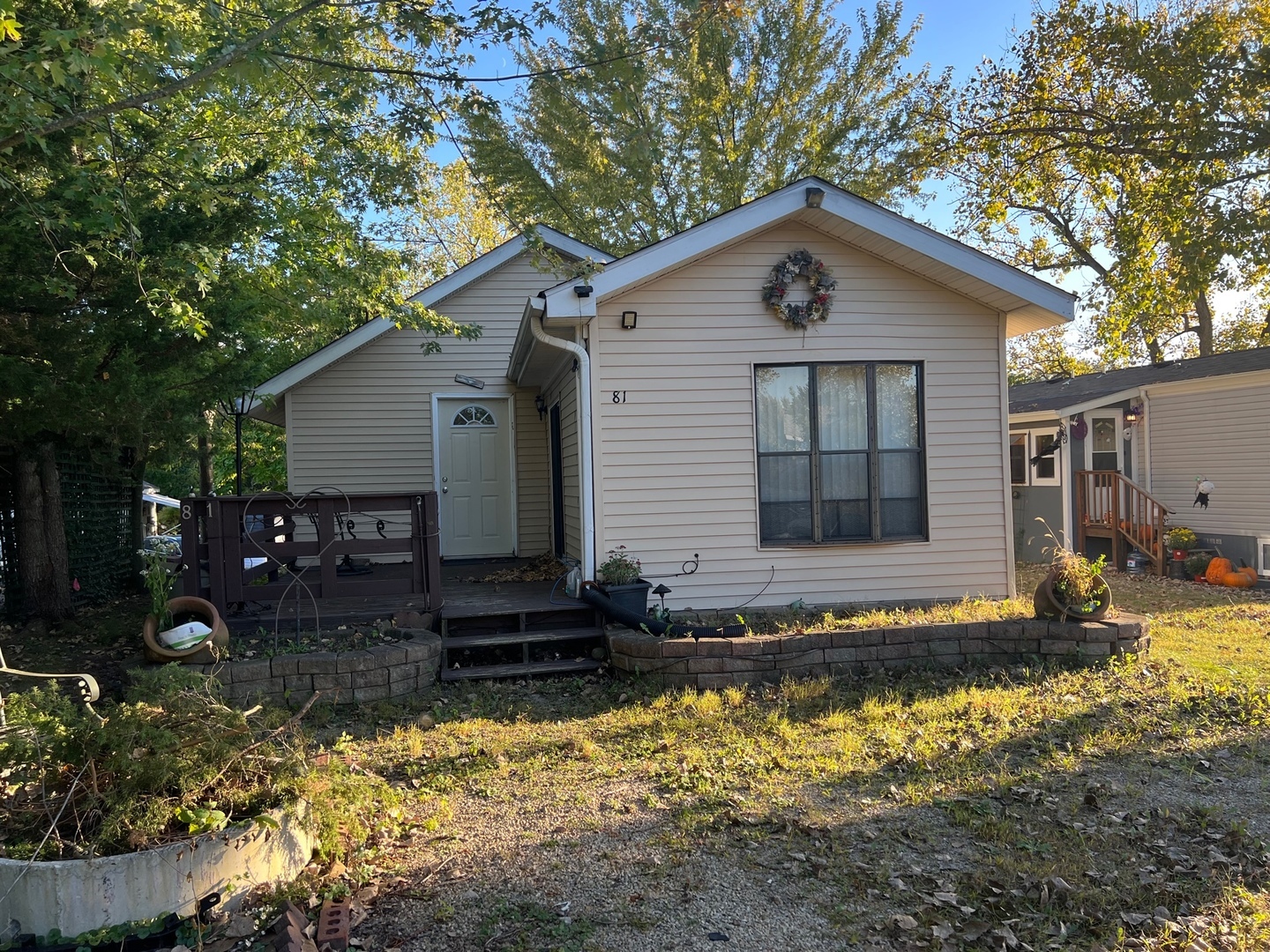 Property Photo:  81 Lakeshore Drive  IL 60481 