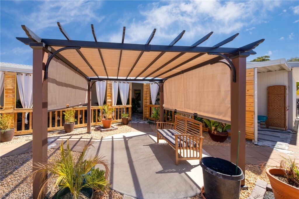 Property Photo:  1331 Brentwood Way  CA 92545 