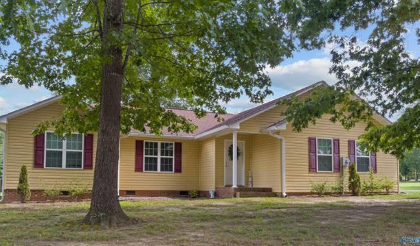 Property Photo: 132 Vfw Road AL 35986