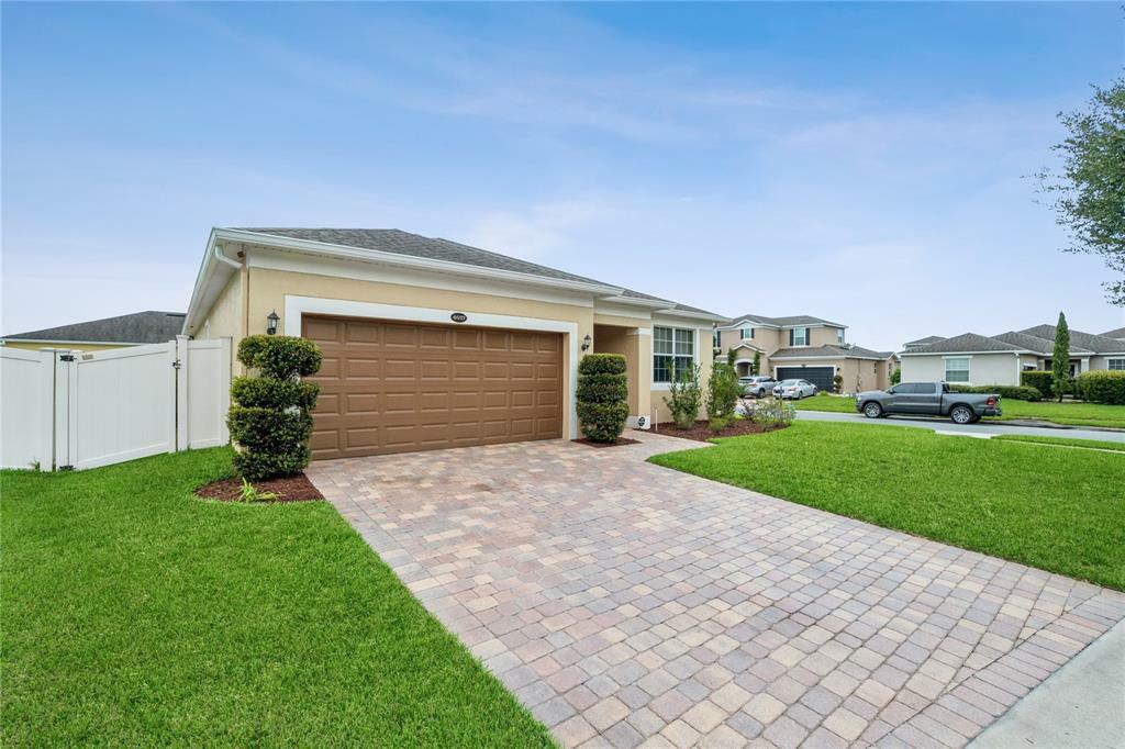 Property Photo:  4017 Creswick Circle  FL 32829 