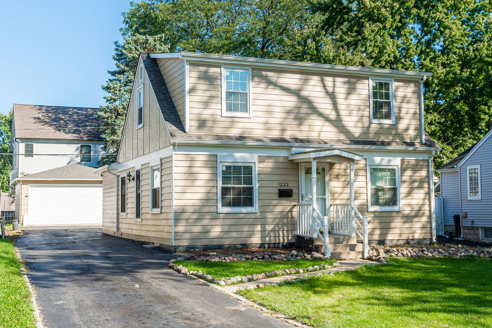 Property Photo:  1222 N Webster Street  IL 60563 