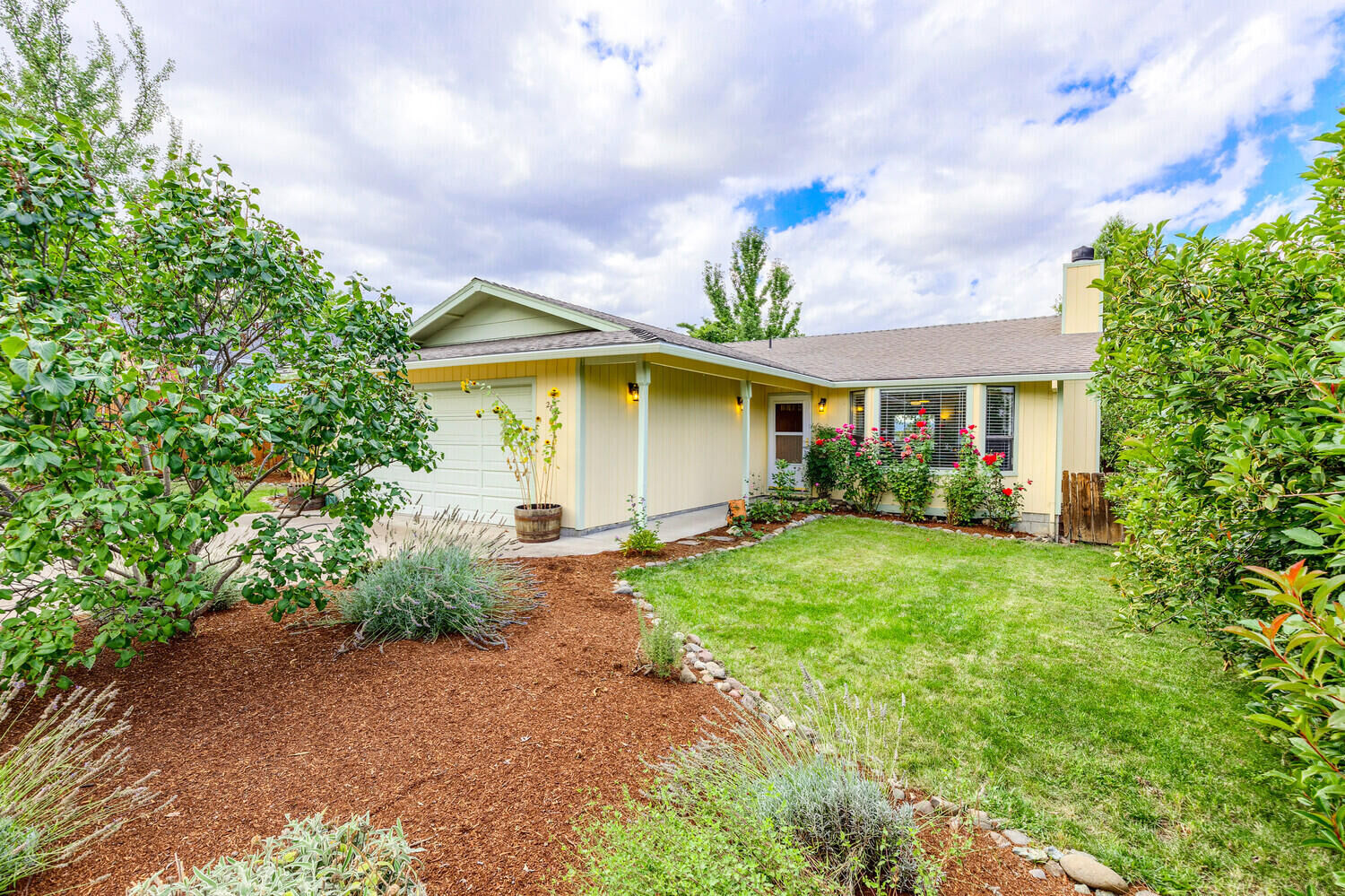 Property Photo: 285 Joy Drive OR 97540