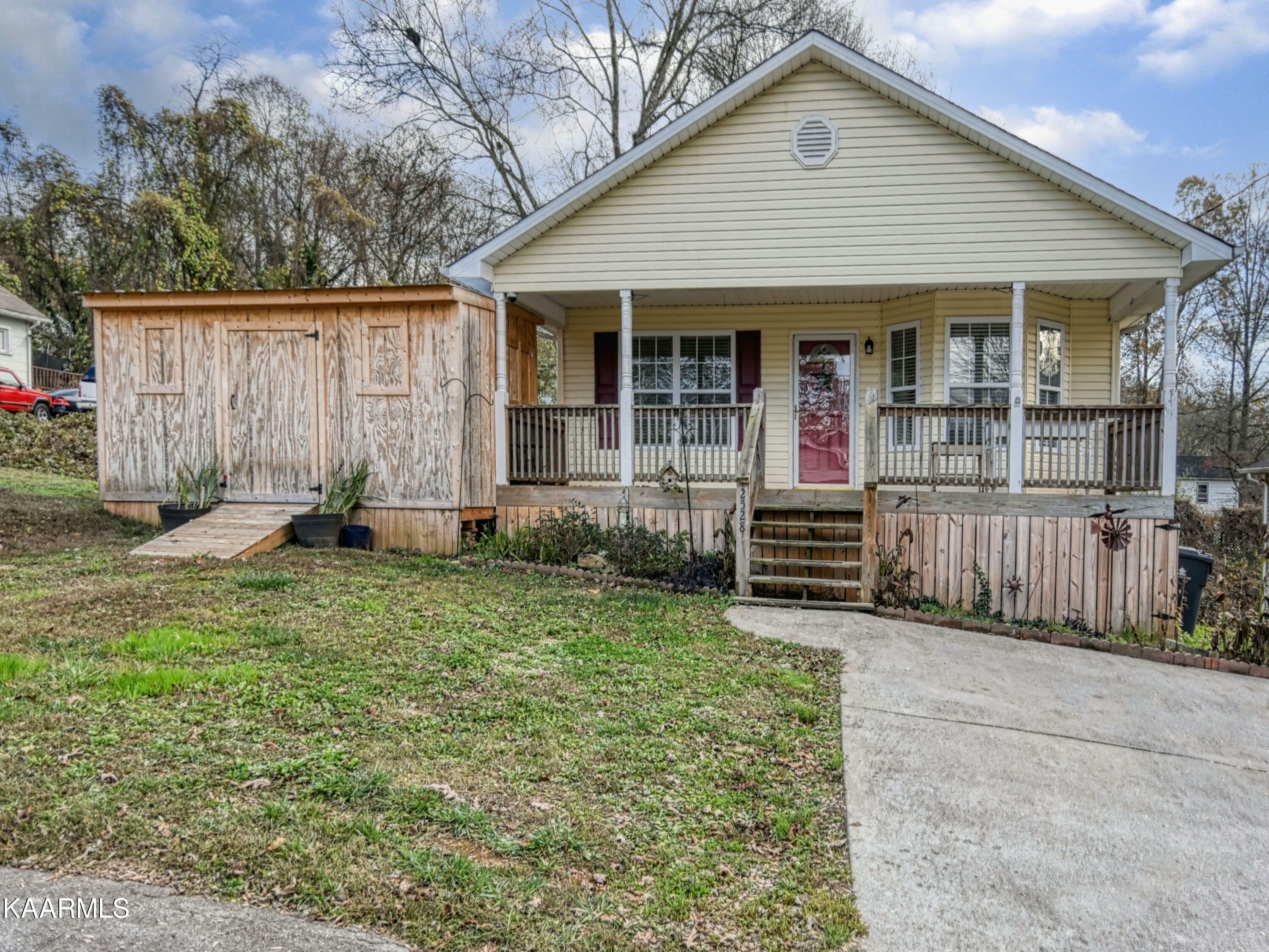 Property Photo:  2528 Seaton Ave  TN 37920 