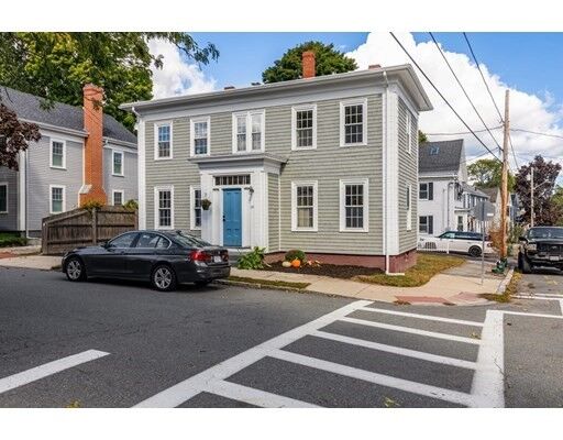 Property Photo:  26 Munroe Street 3  MA 01950 