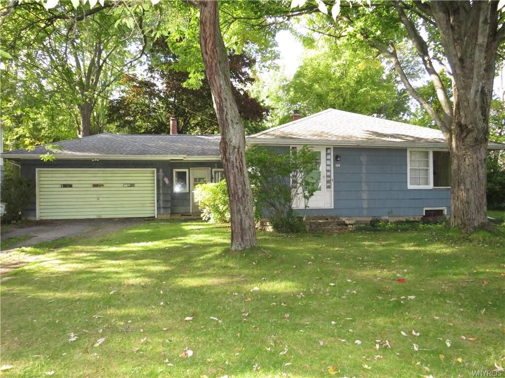 Property Photo:  724 Kirkwood Drive  NY 14072 
