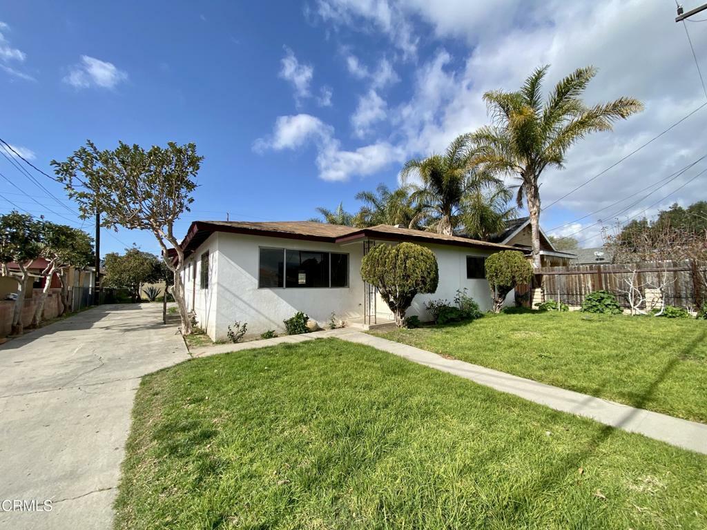 Property Photo:  412 Sycamore Street  CA 93060 