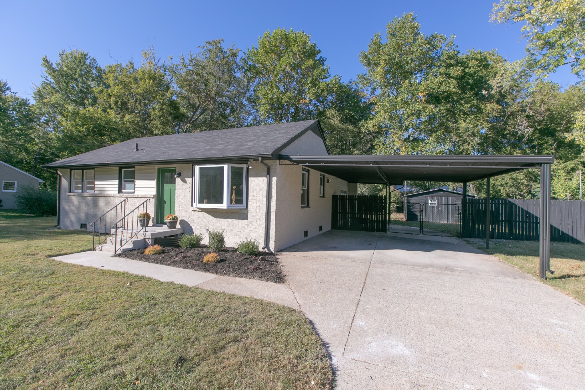 Property Photo: 1811 Meadowgreen TN 37130