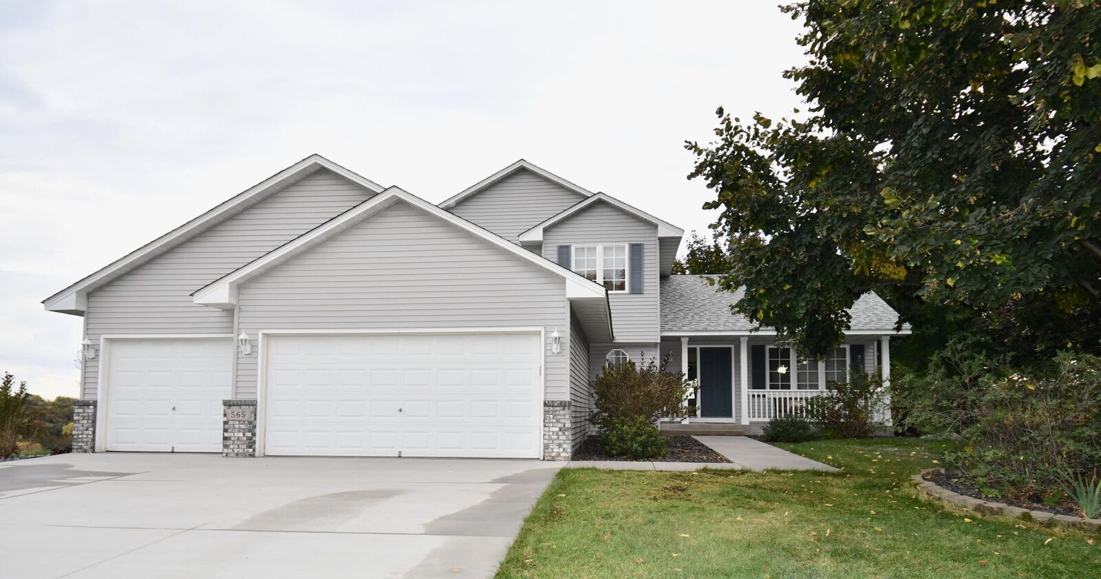 Property Photo:  565 Tuttle Drive  MN 55033 