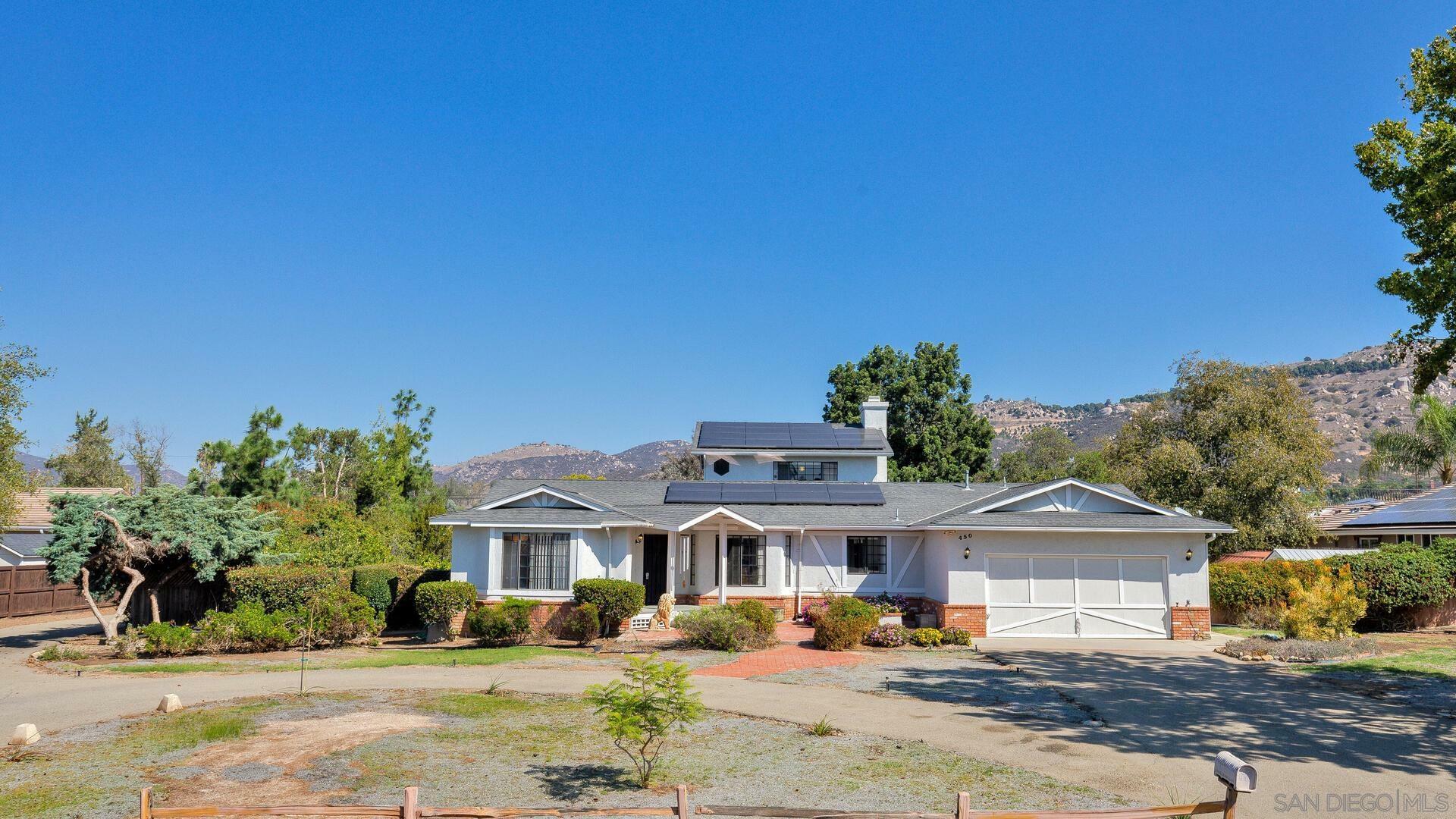 Property Photo:  450 Jennileah Ln  CA 92069 